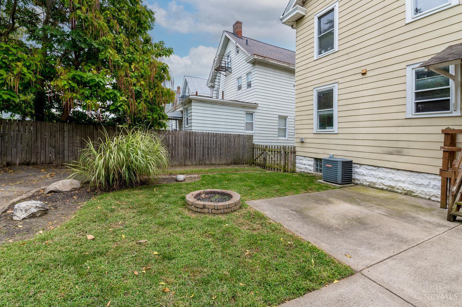 2428 Robertson Avenue