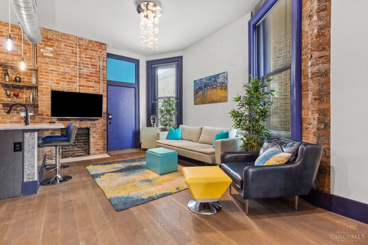 1420 Elm Street 2