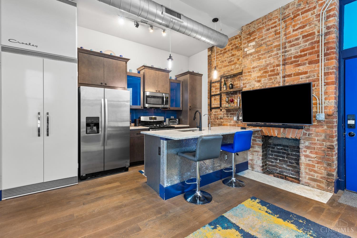 1420 Elm Street 2