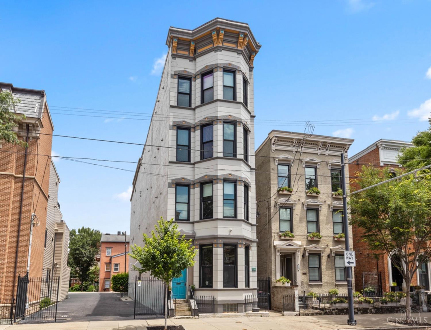 1420 Elm Street 2
