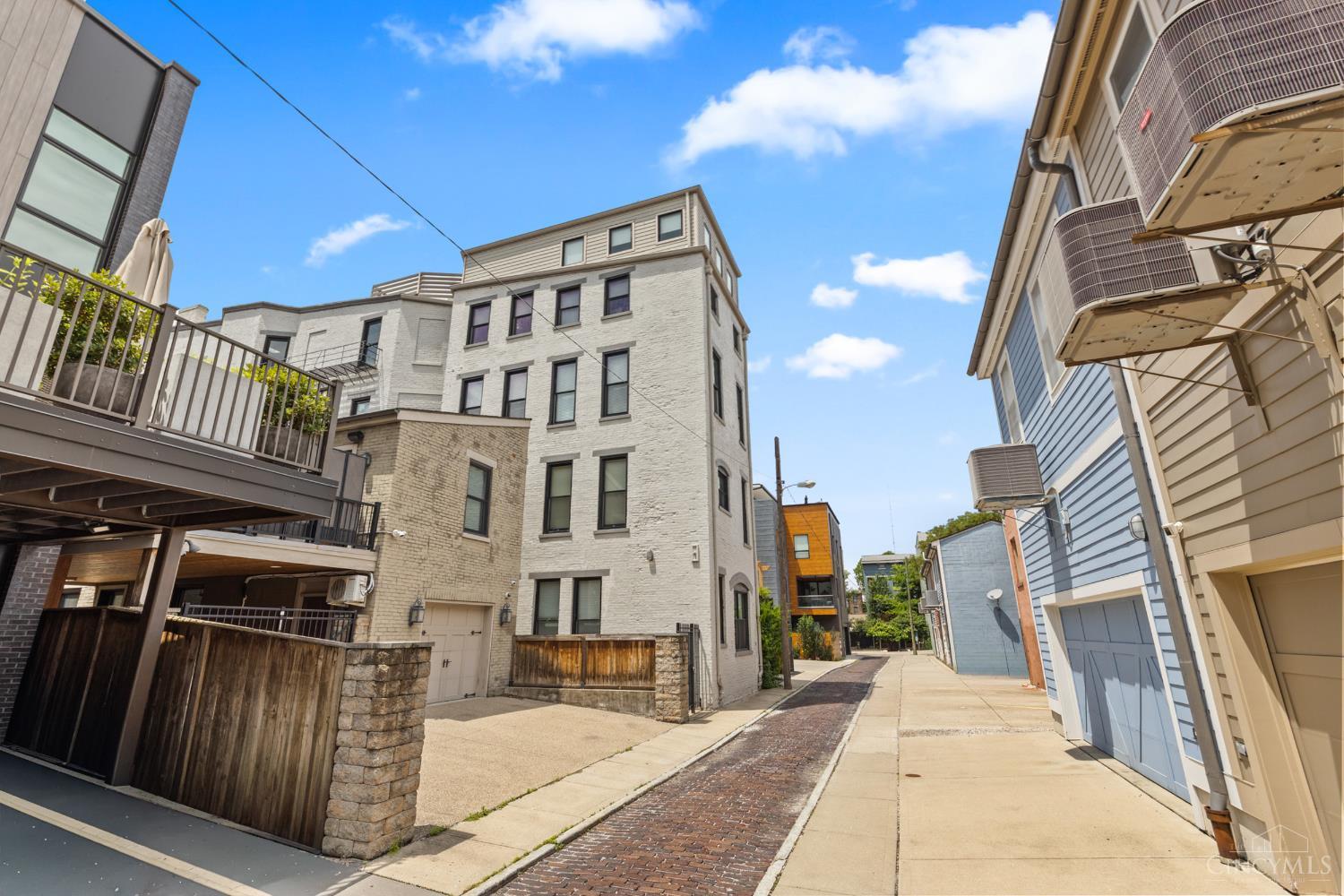 1420 Elm Street 2