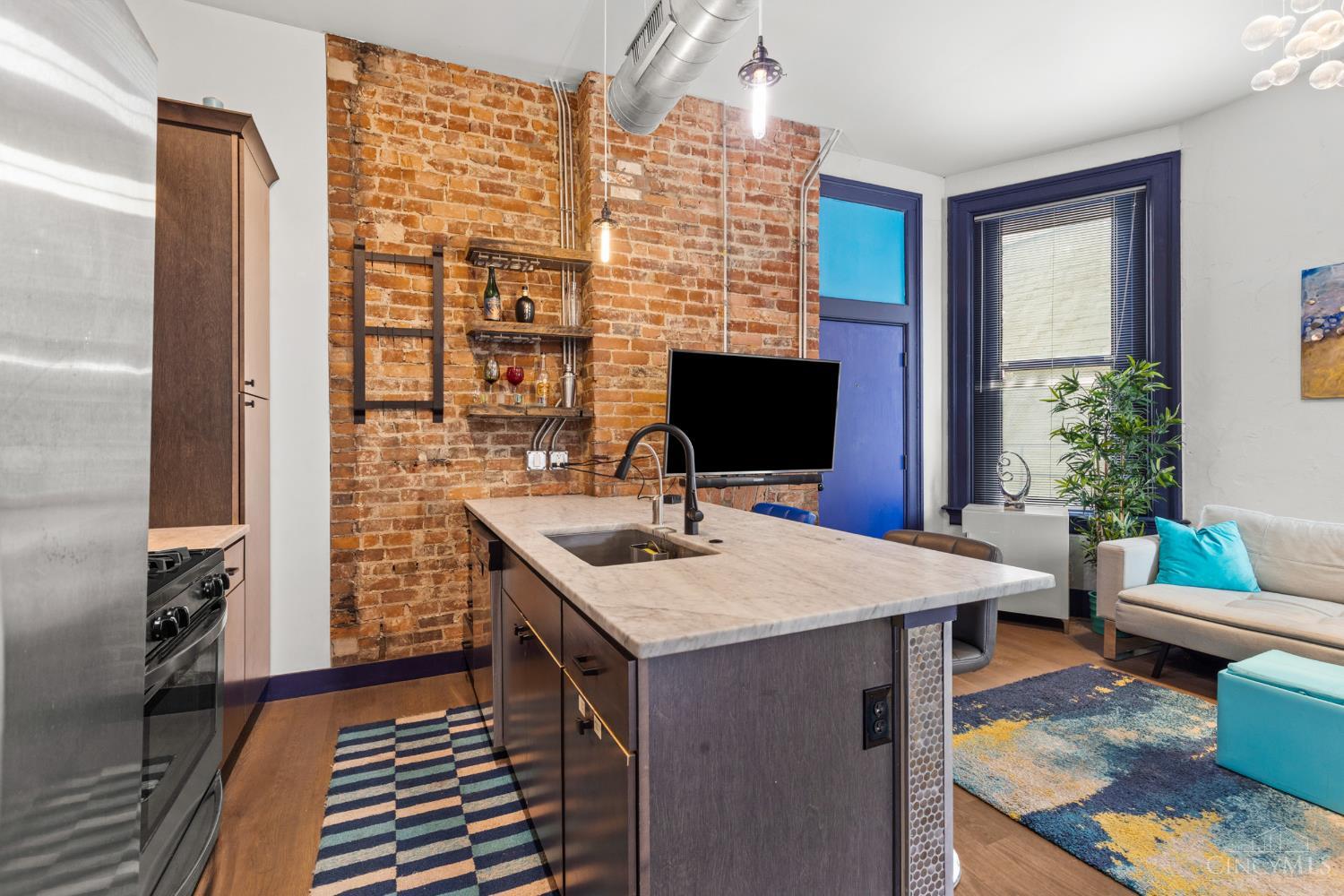 1420 Elm Street 2