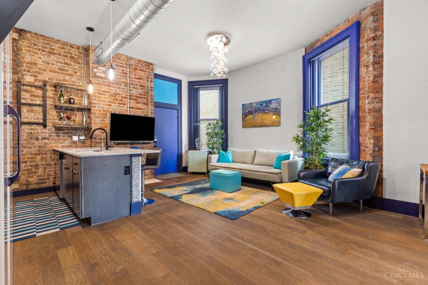 1420 Elm Street 2