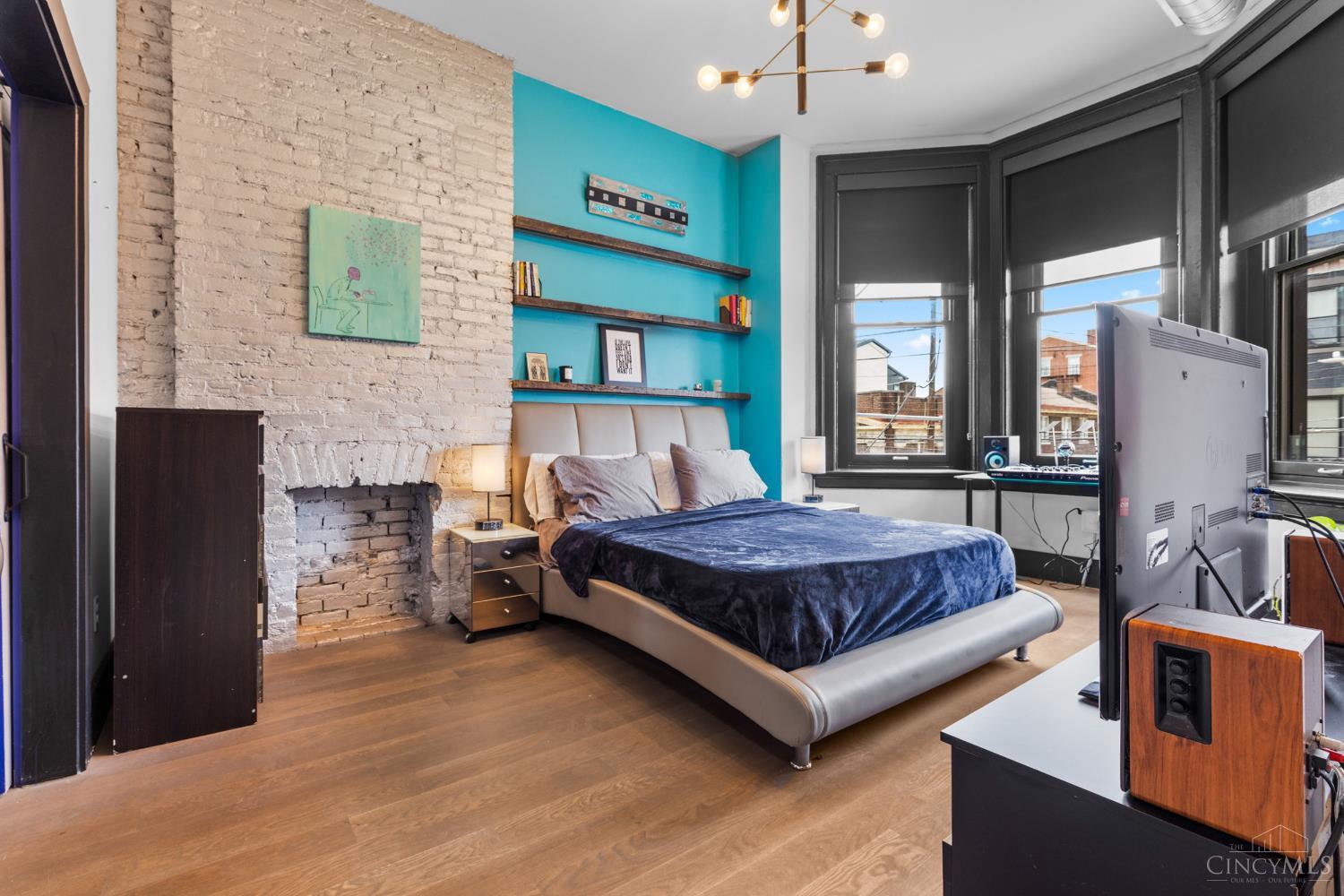 1420 Elm Street 2