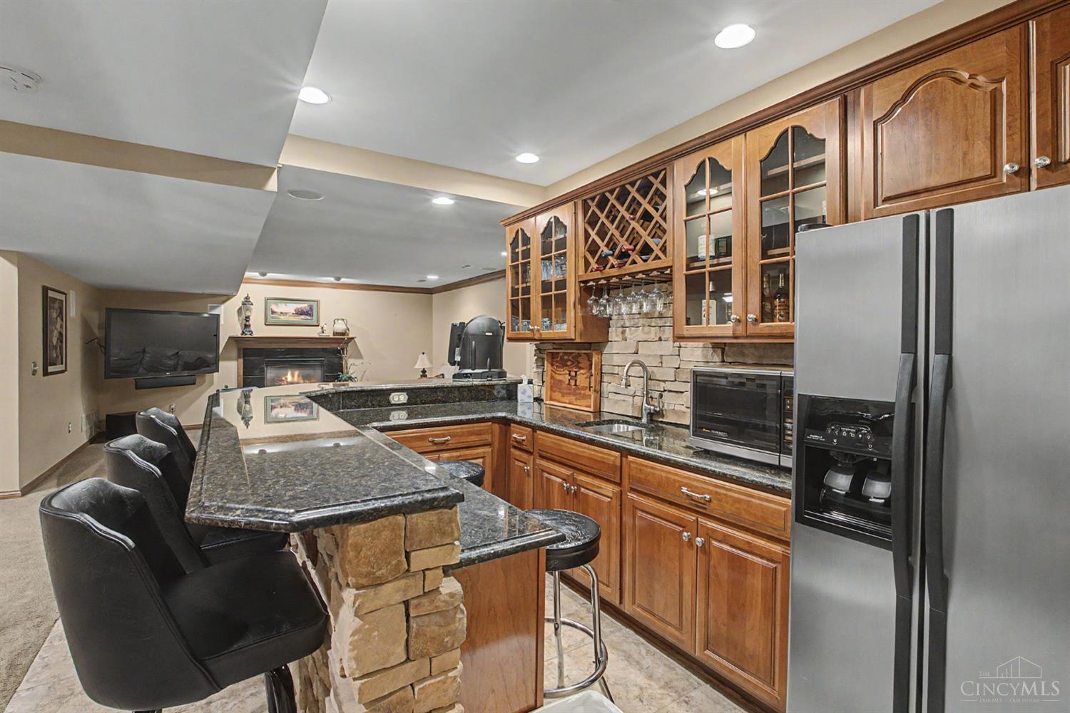 5869 Glynn Court
