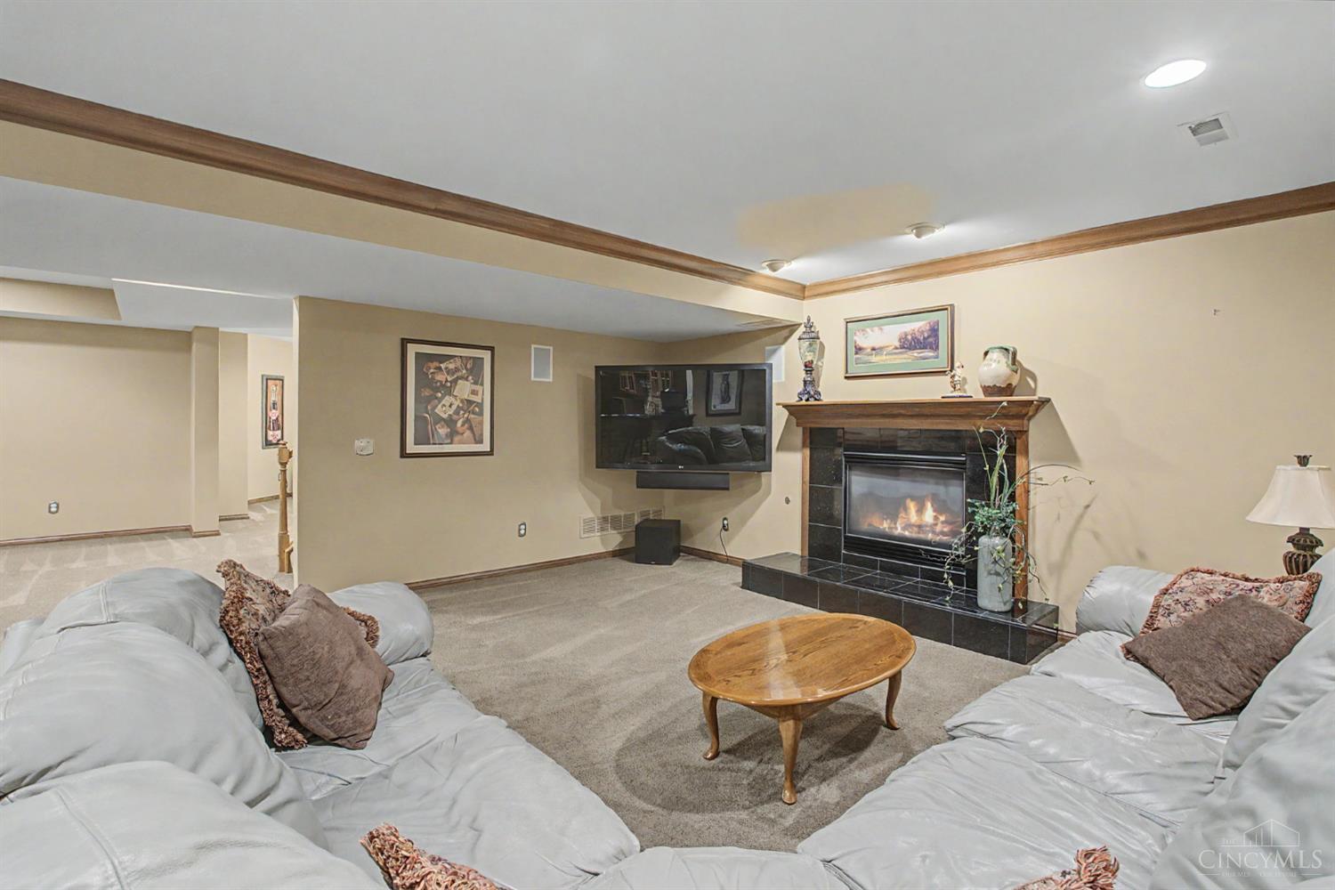 5869 Glynn Court