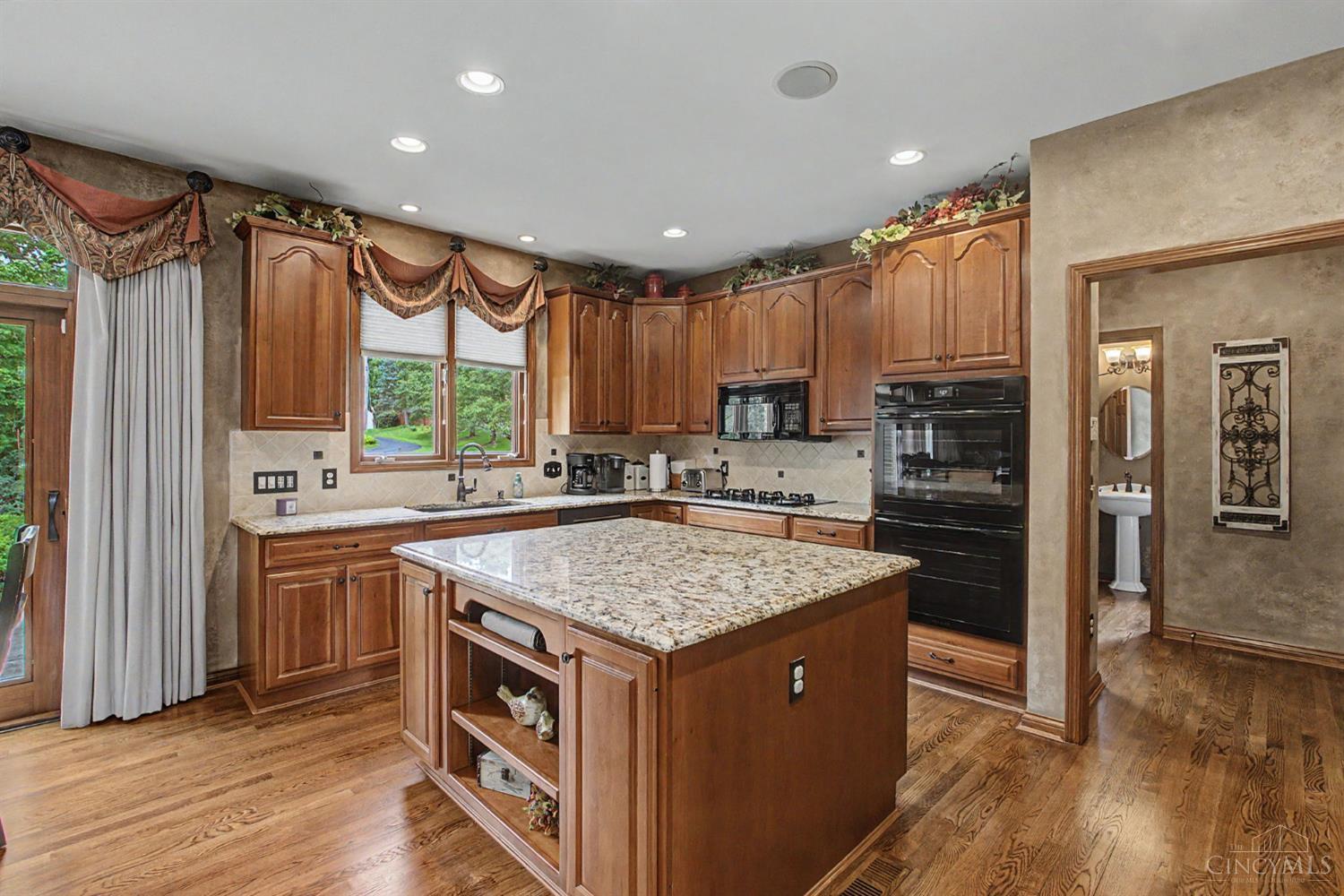 5869 Glynn Court
