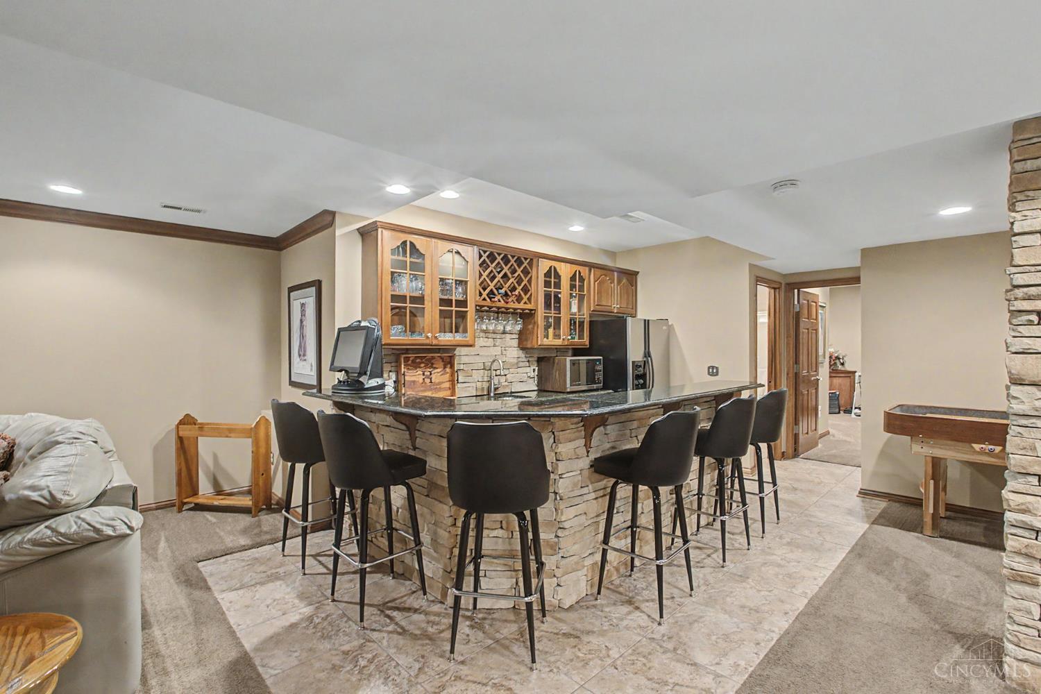 5869 Glynn Court