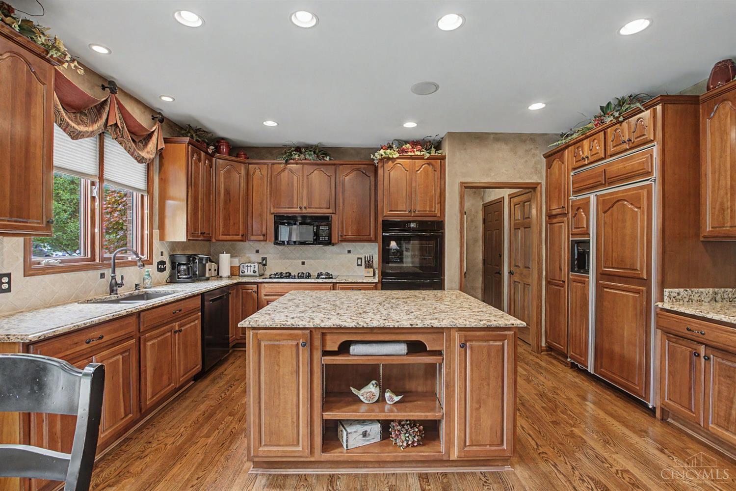 5869 Glynn Court