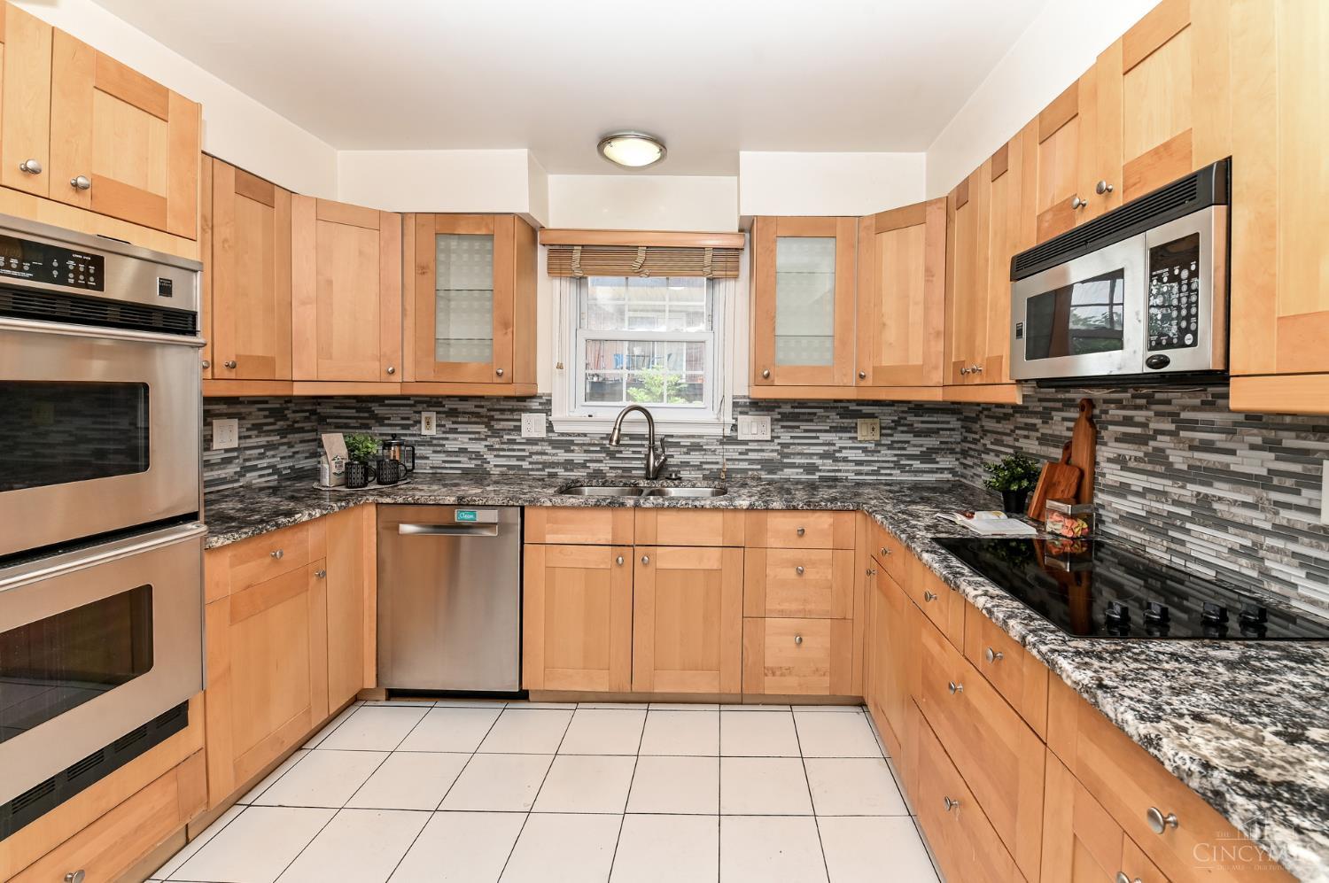854 Rue De La Paix B1