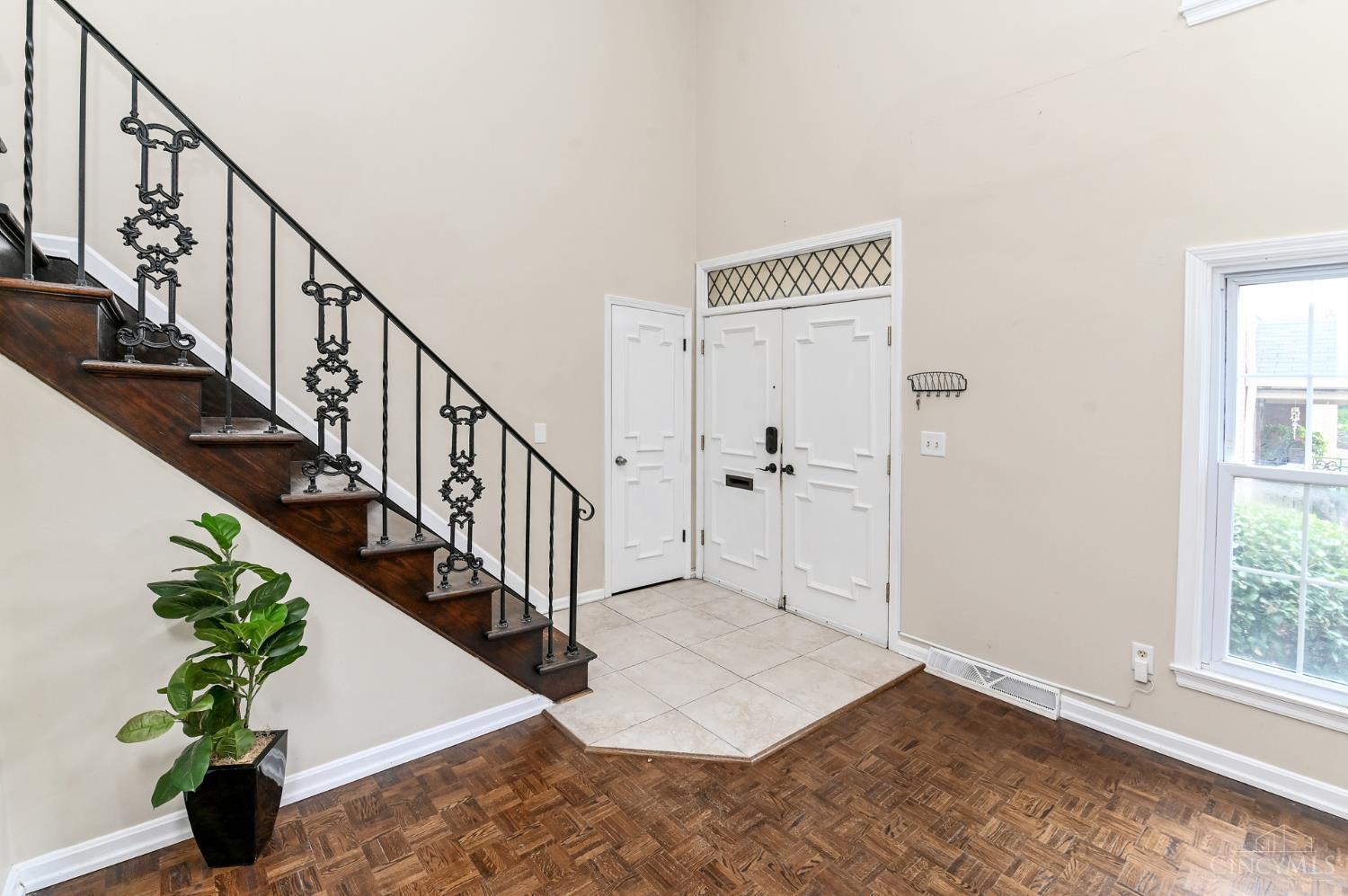 854 Rue De La Paix B1