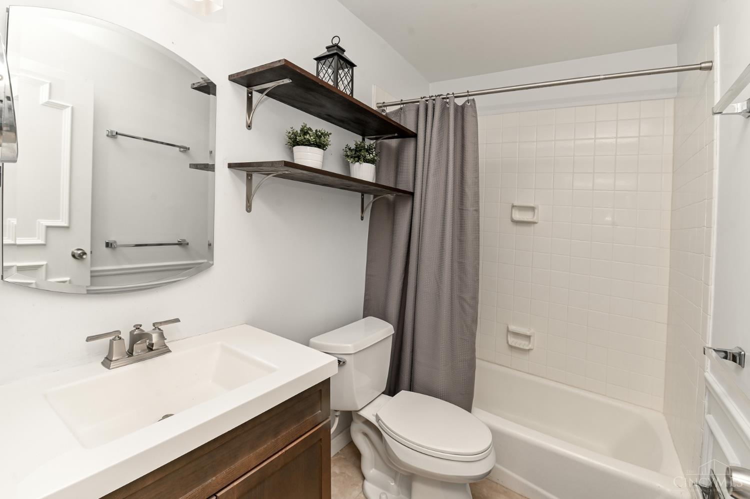 854 Rue De La Paix B1