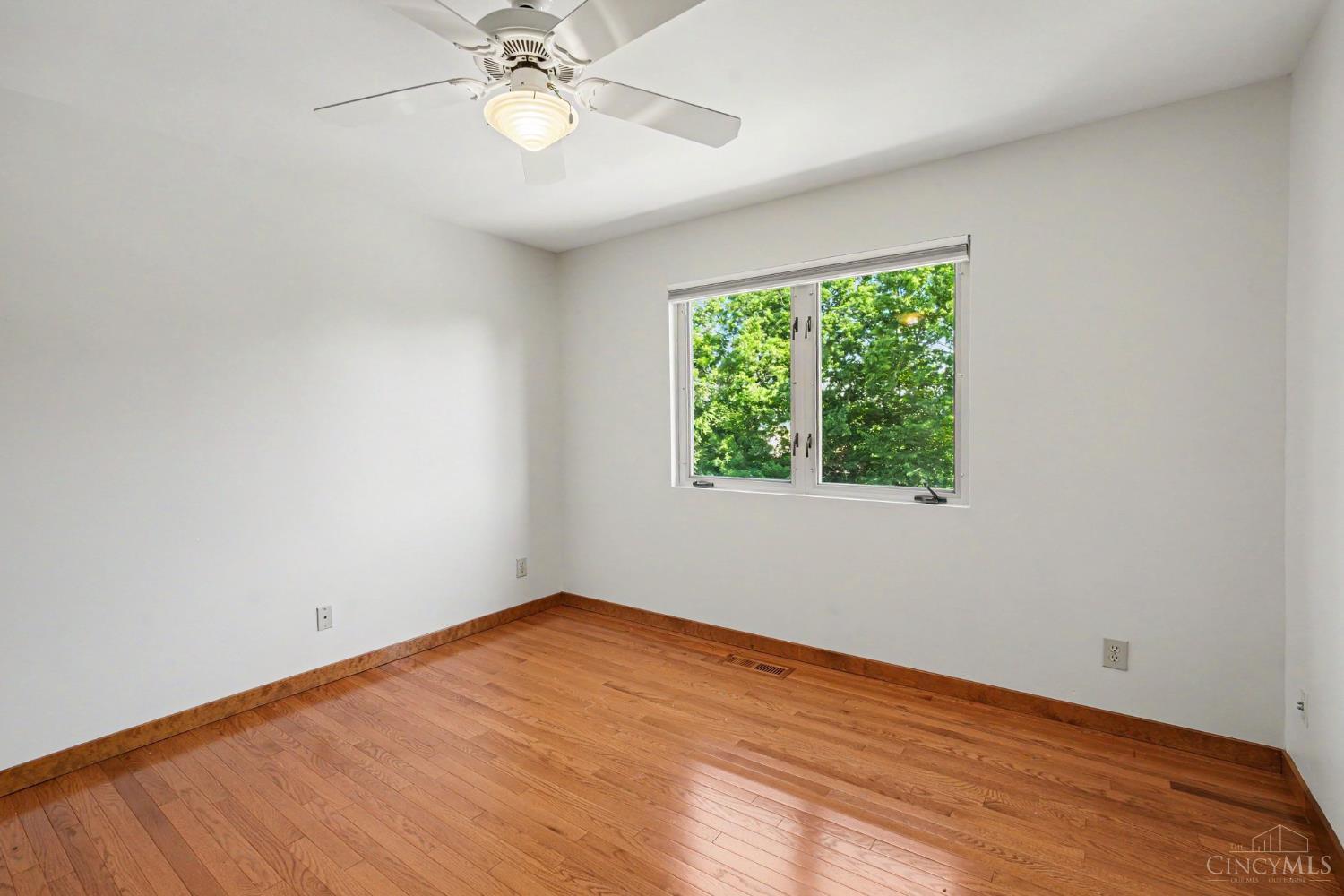 3416 Surrey Lane