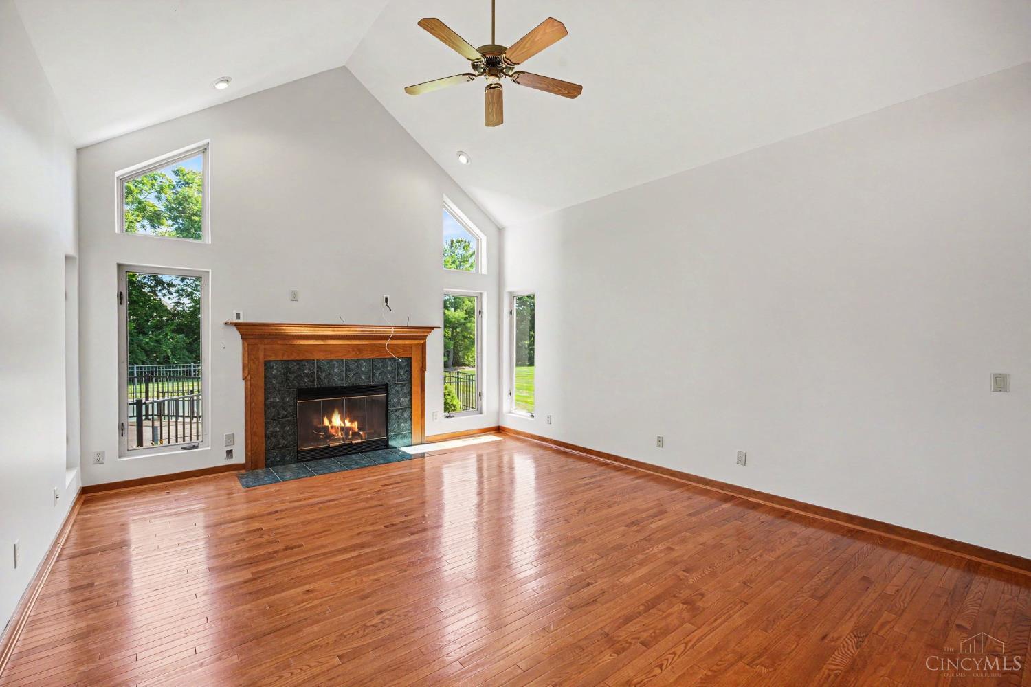 3416 Surrey Lane