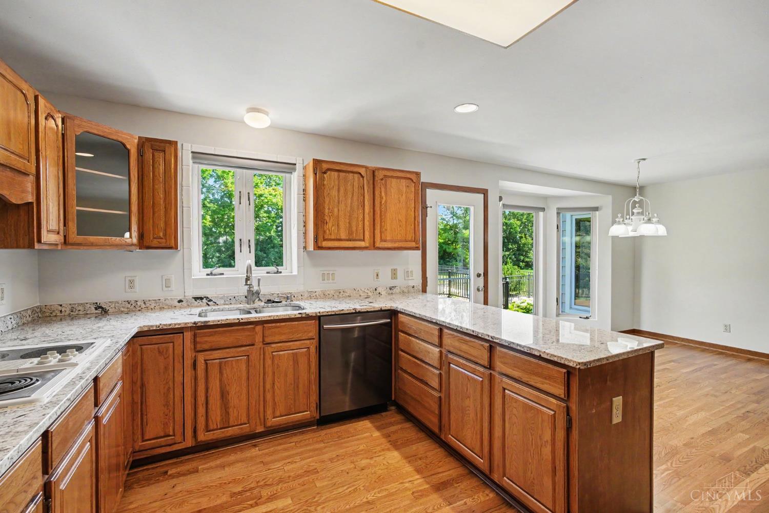 3416 Surrey Lane