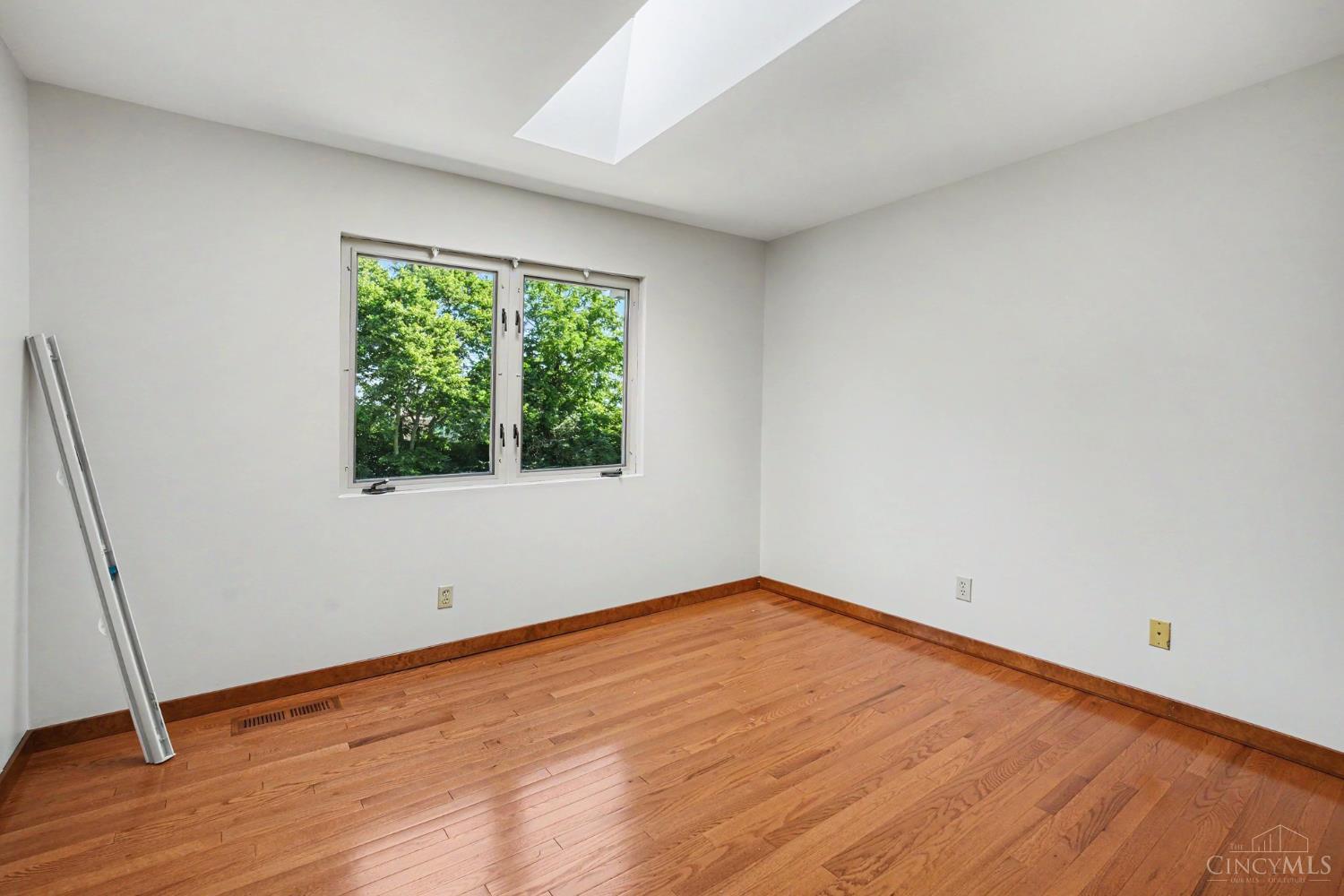 3416 Surrey Lane