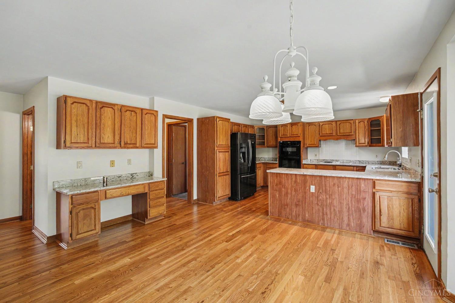 3416 Surrey Lane