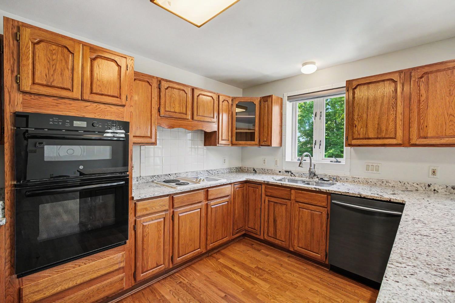 3416 Surrey Lane