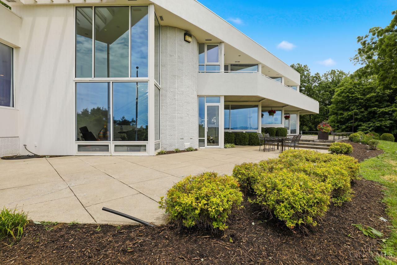 2548 U S Highway 52