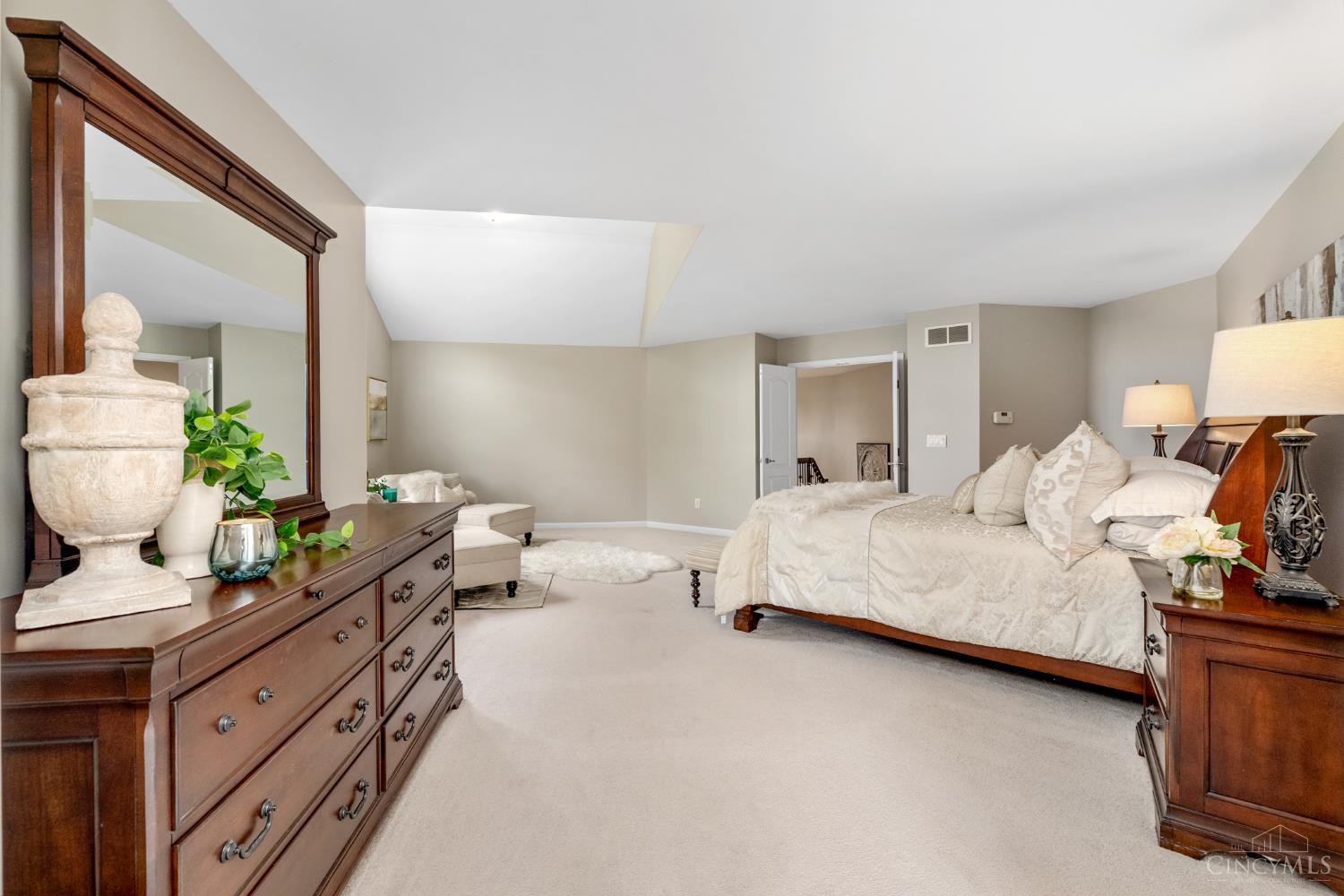 6613 Hollow Tree Court