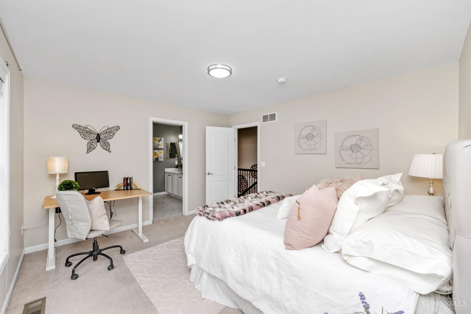 6613 Hollow Tree Court