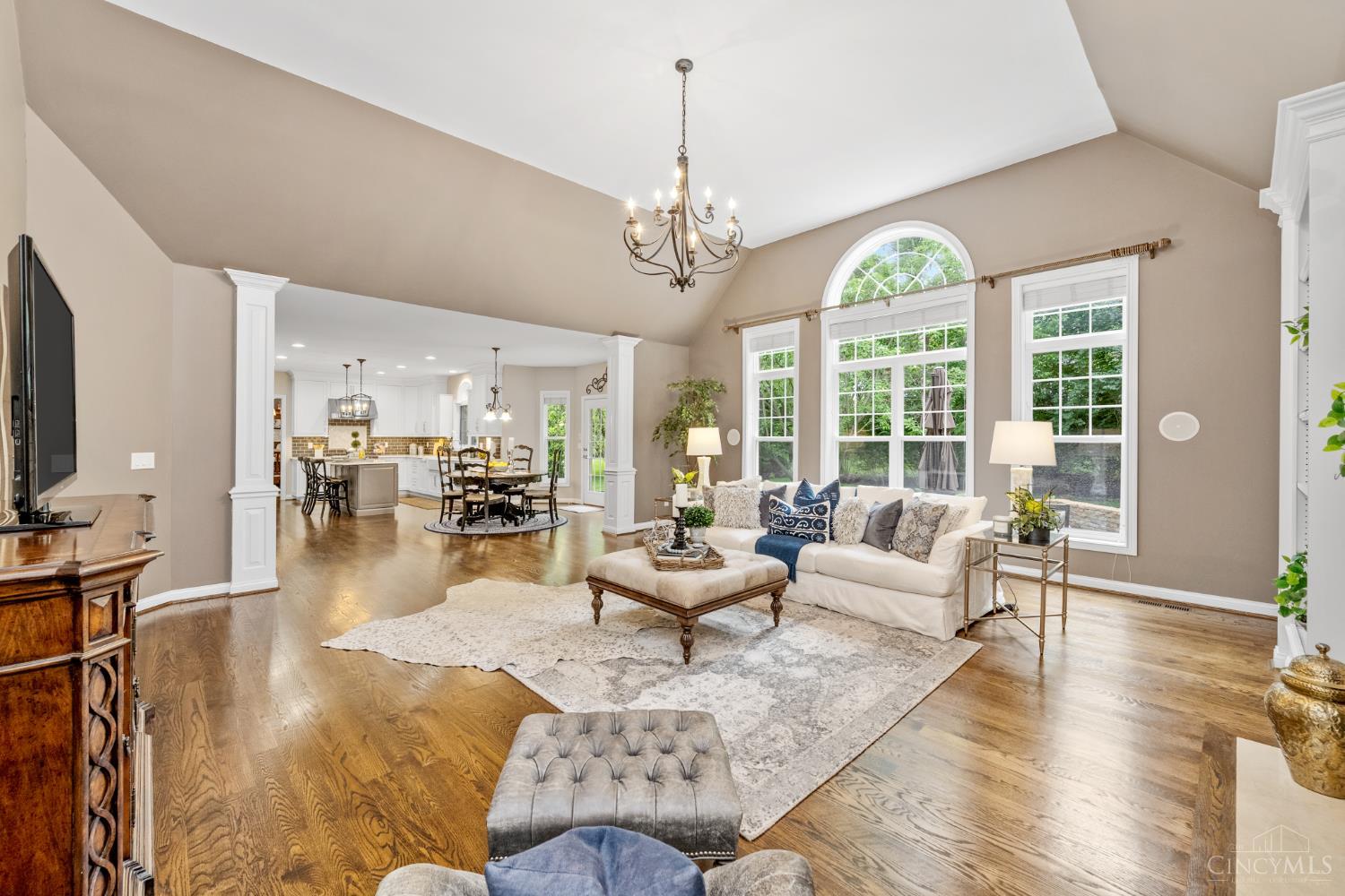 6613 Hollow Tree Court