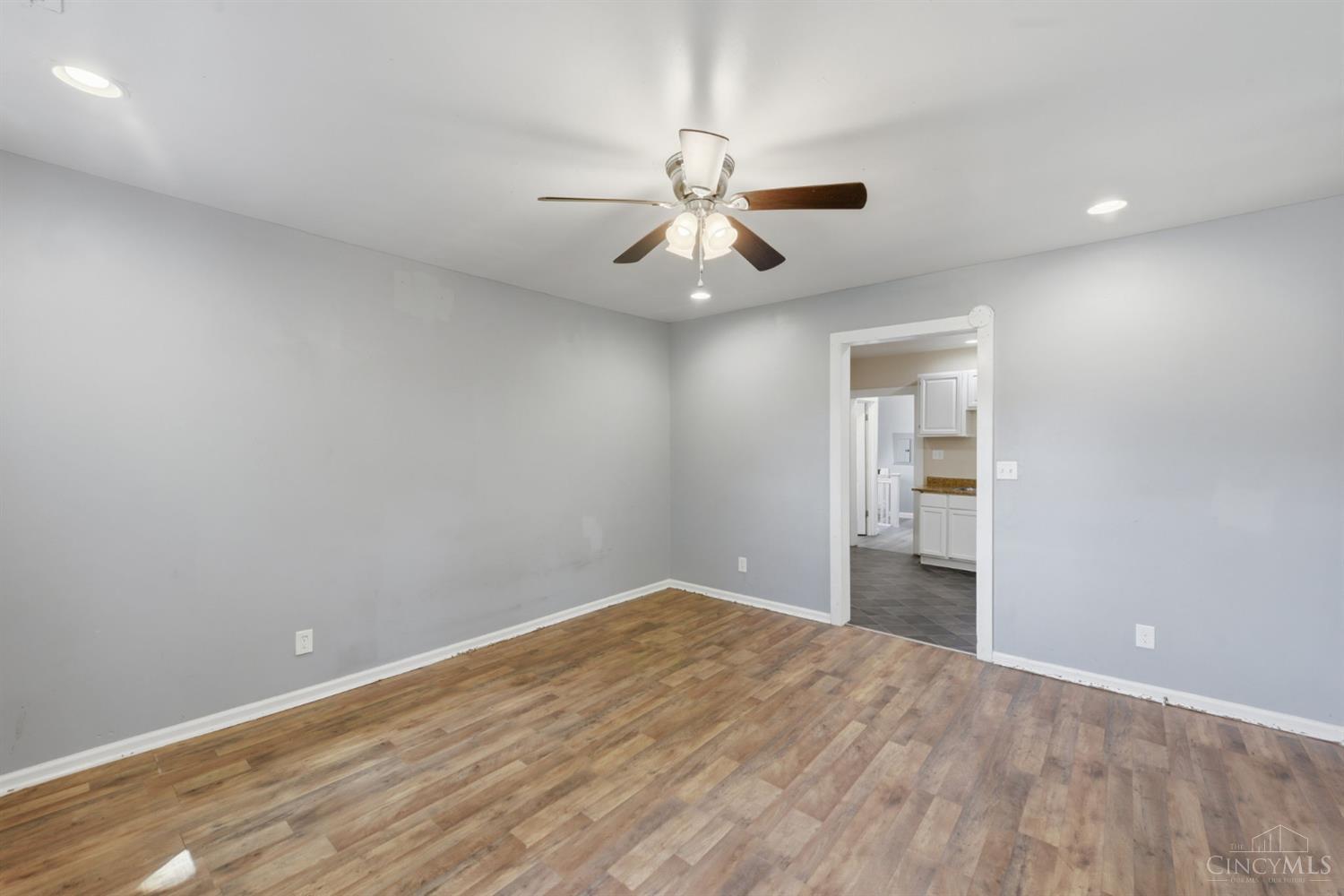 3329 Hackberry Street