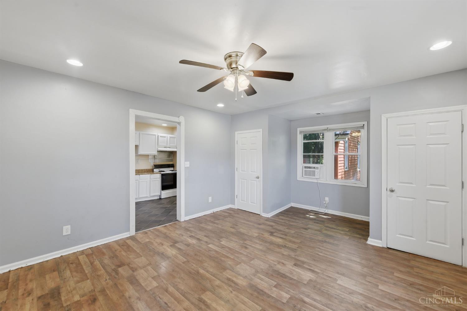 3329 Hackberry Street
