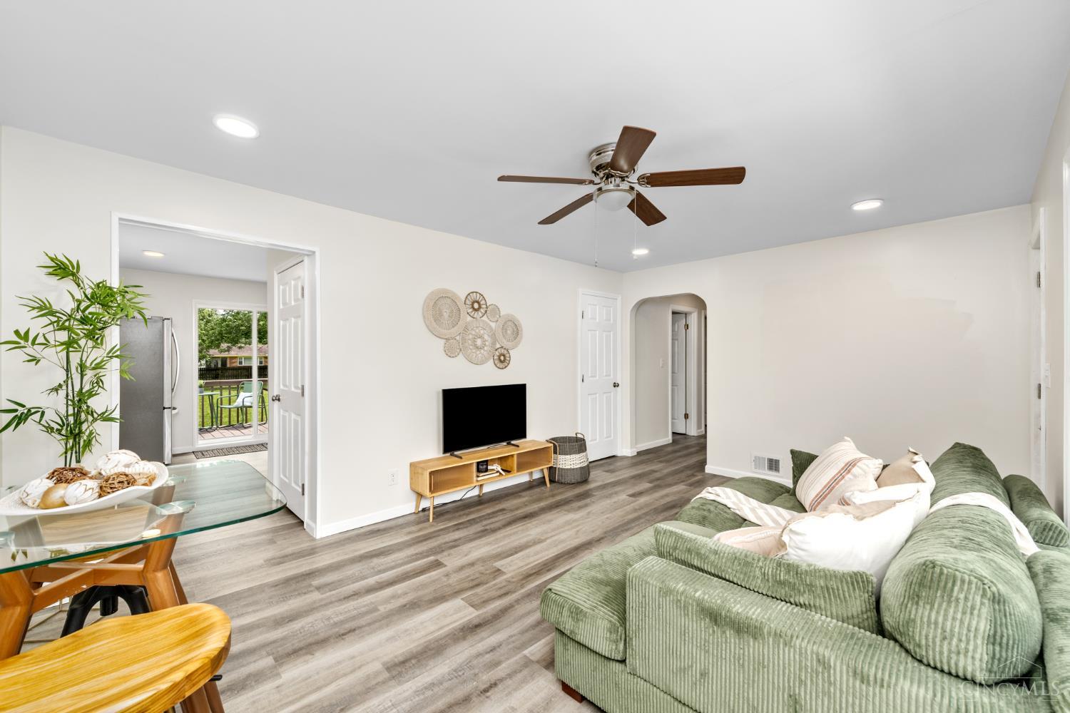 2355 Hibiscus Road