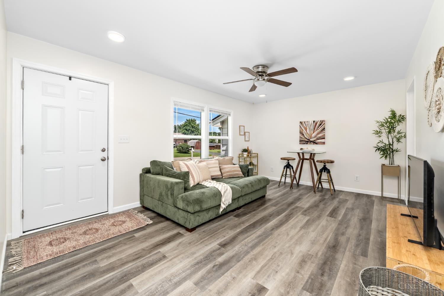2355 Hibiscus Road