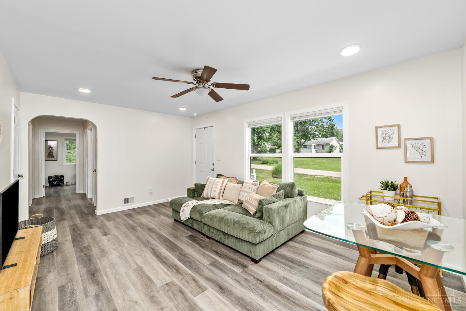 2355 Hibiscus Road