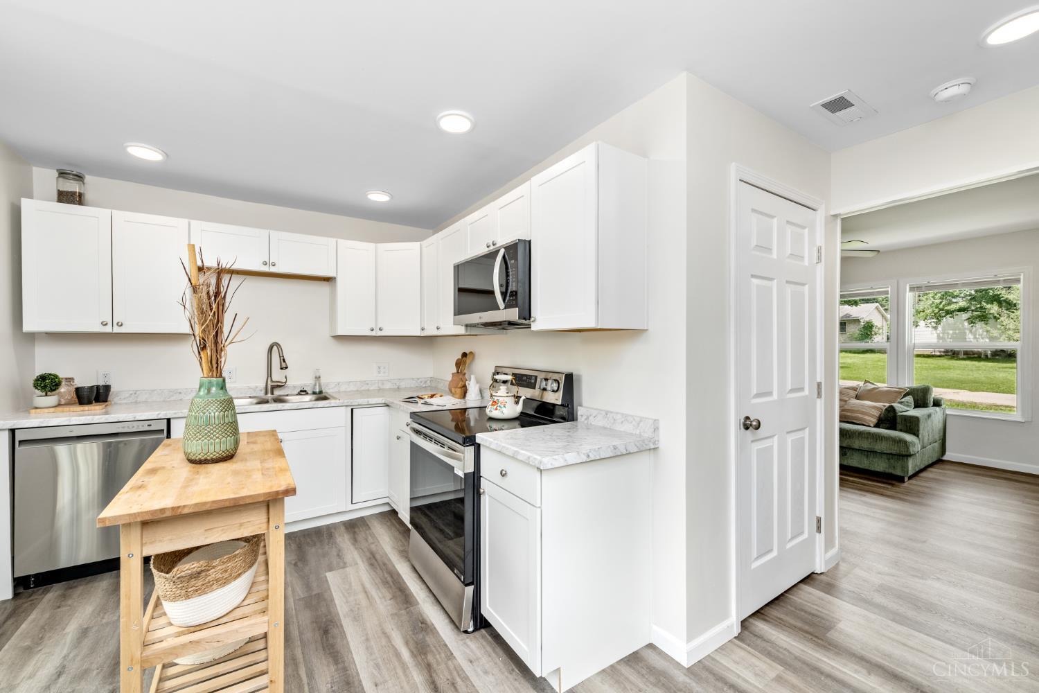 2355 Hibiscus Road