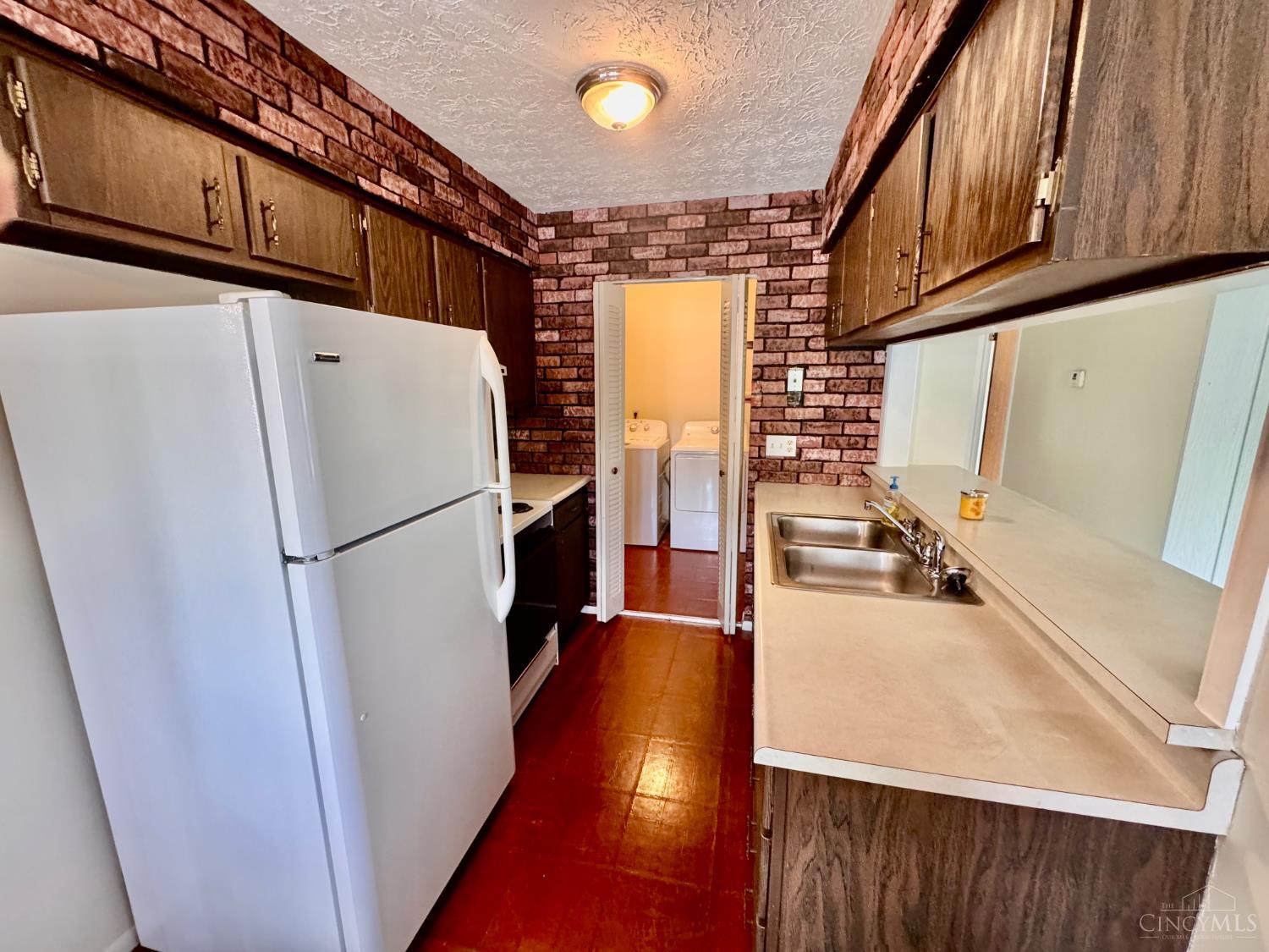10 Sunnyside Drive 15DG
