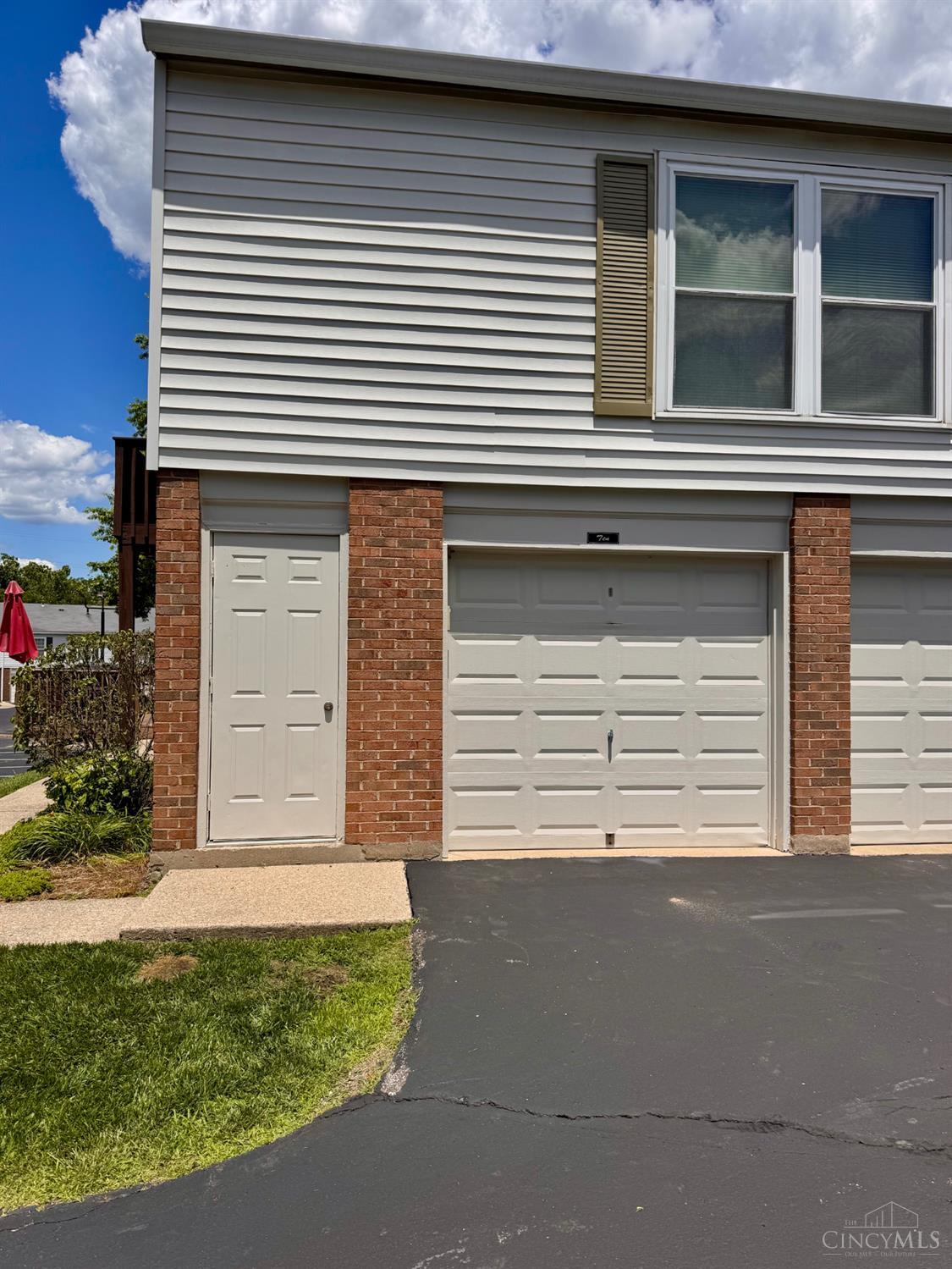 10 Sunnyside Drive 15DG