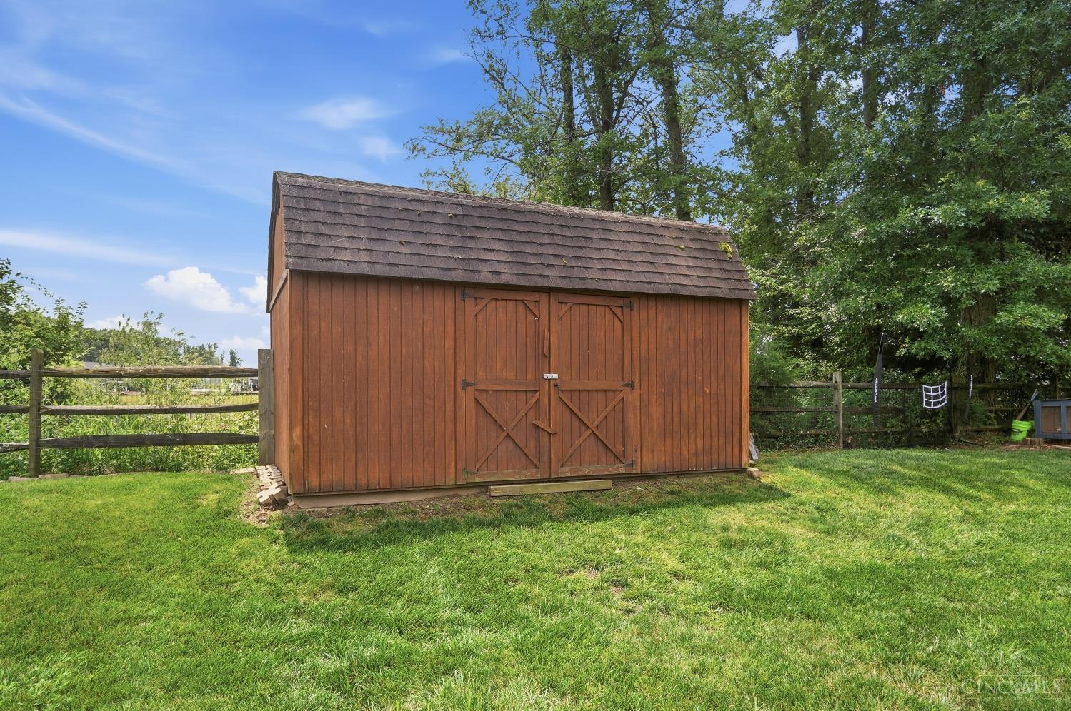 1553 Deerwoods Drive
