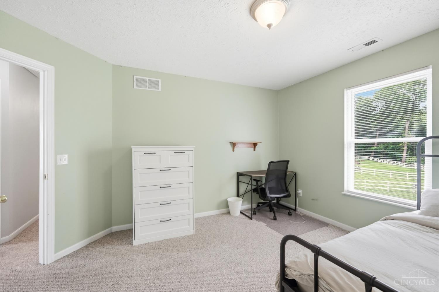 1553 Deerwoods Drive