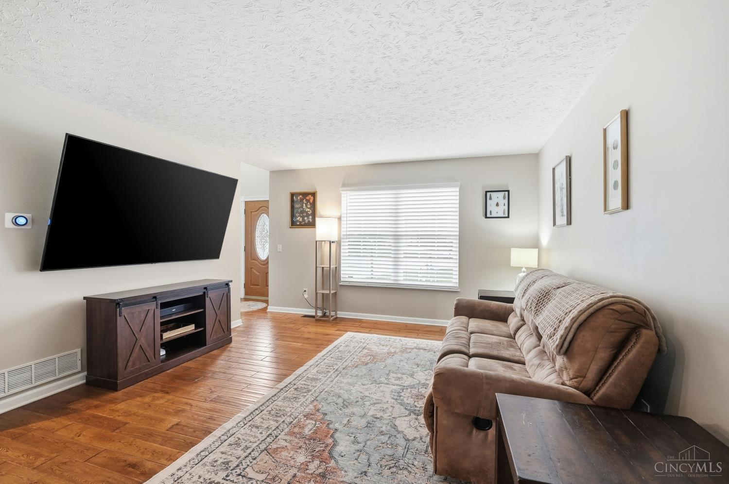 1553 Deerwoods Drive