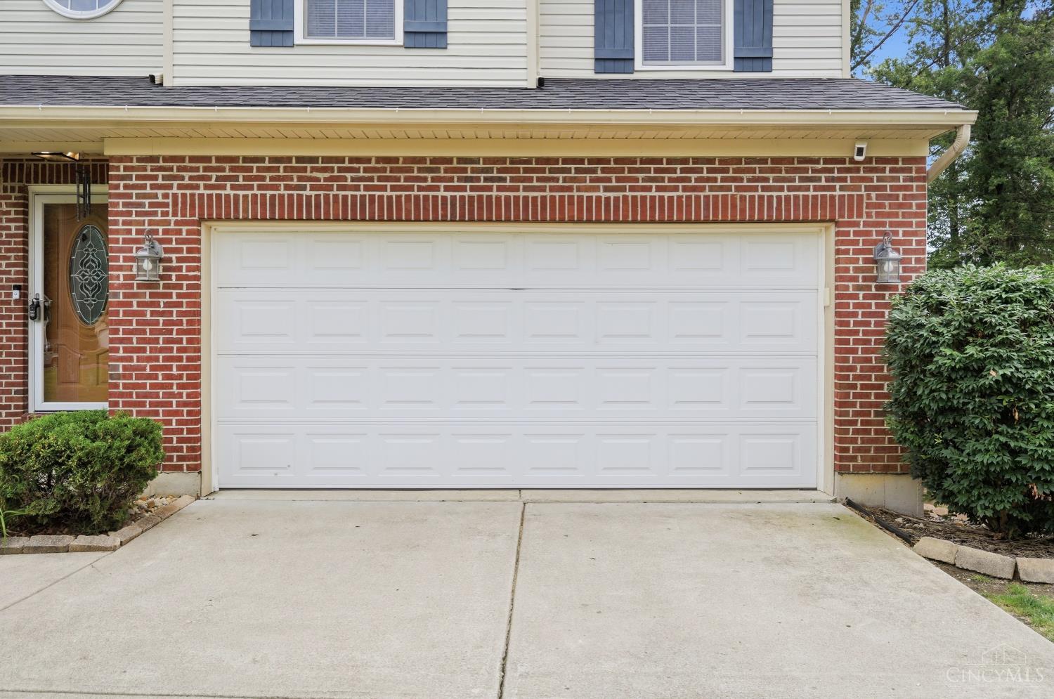 1553 Deerwoods Drive