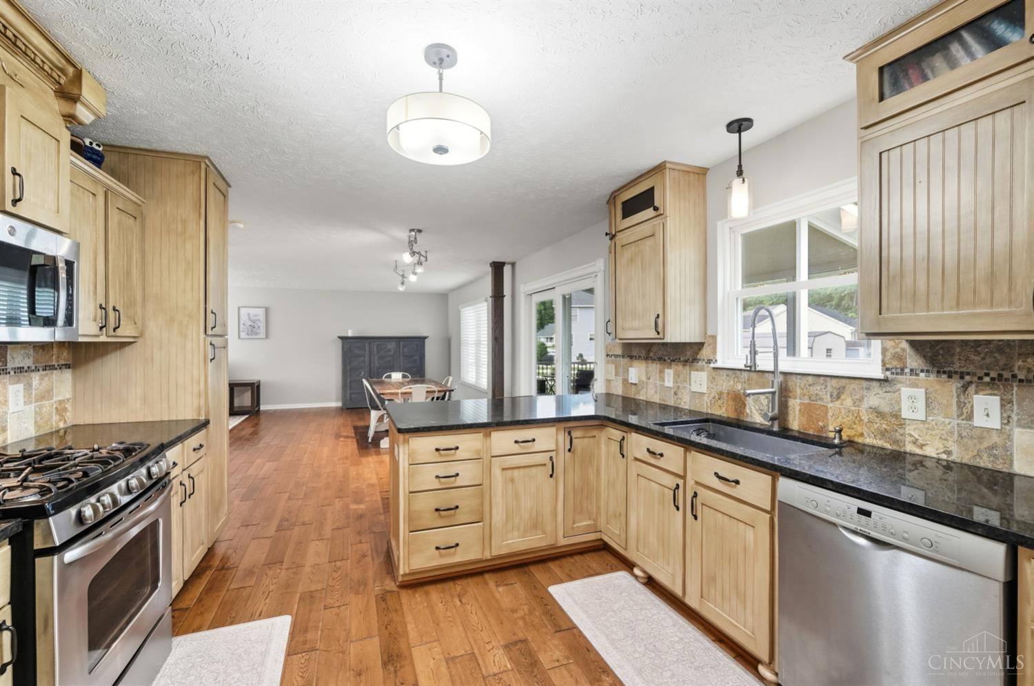 1553 Deerwoods Drive
