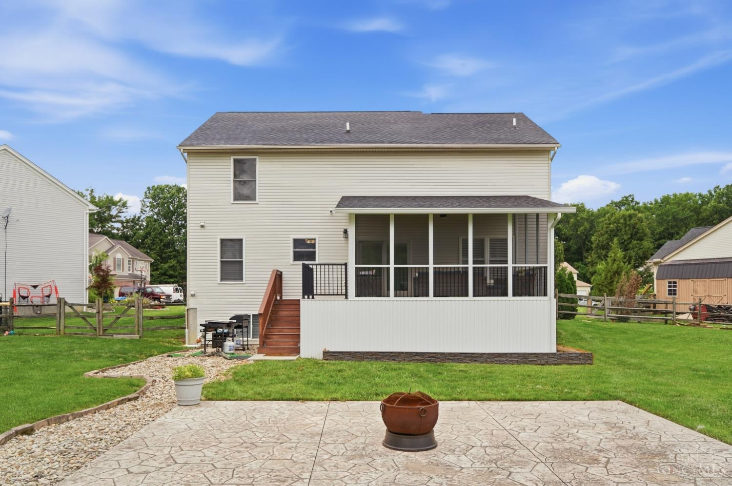 1553 Deerwoods Drive