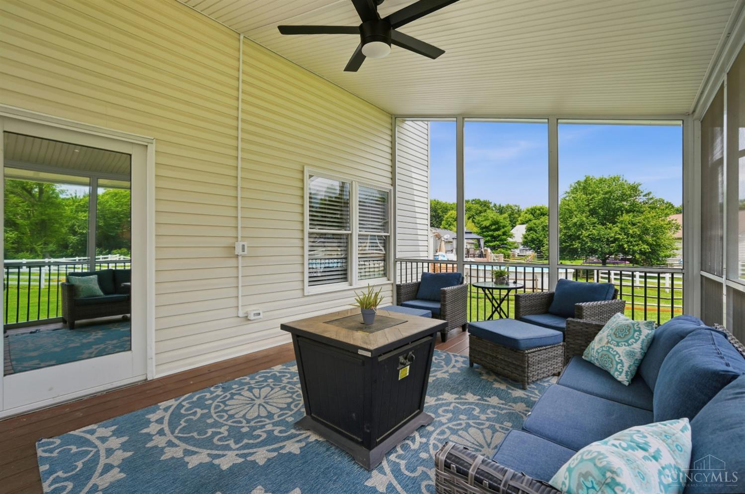 1553 Deerwoods Drive
