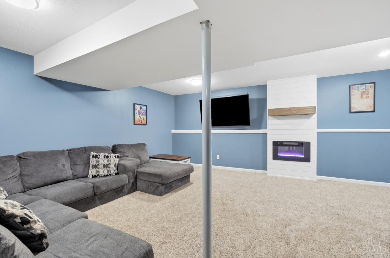 1553 Deerwoods Drive