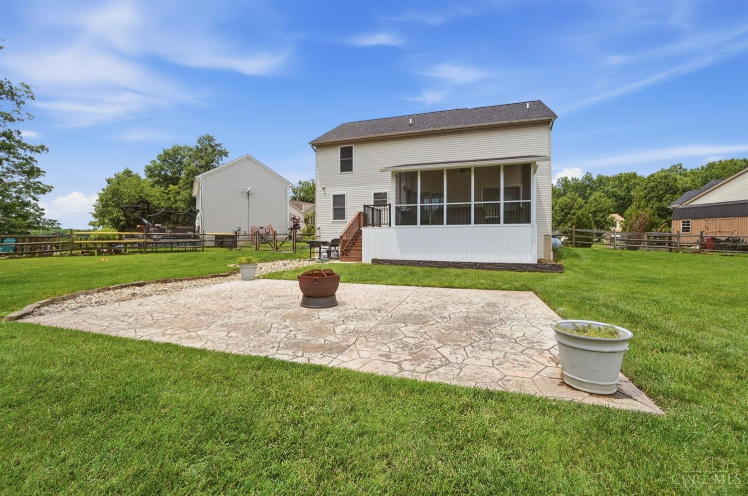 1553 Deerwoods Drive