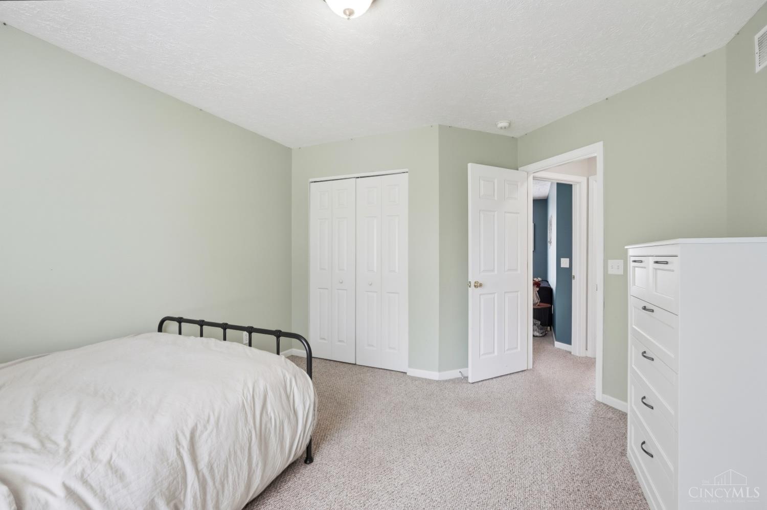 1553 Deerwoods Drive