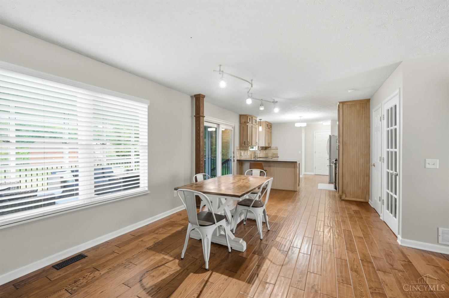 1553 Deerwoods Drive