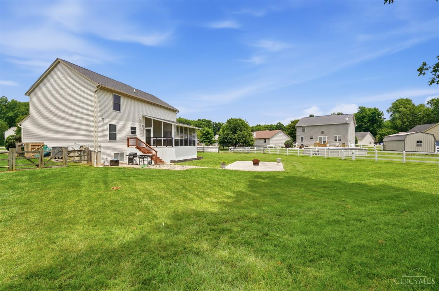 1553 Deerwoods Drive