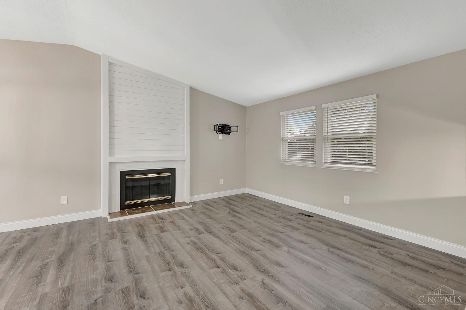 5562 Greenwillow Circle