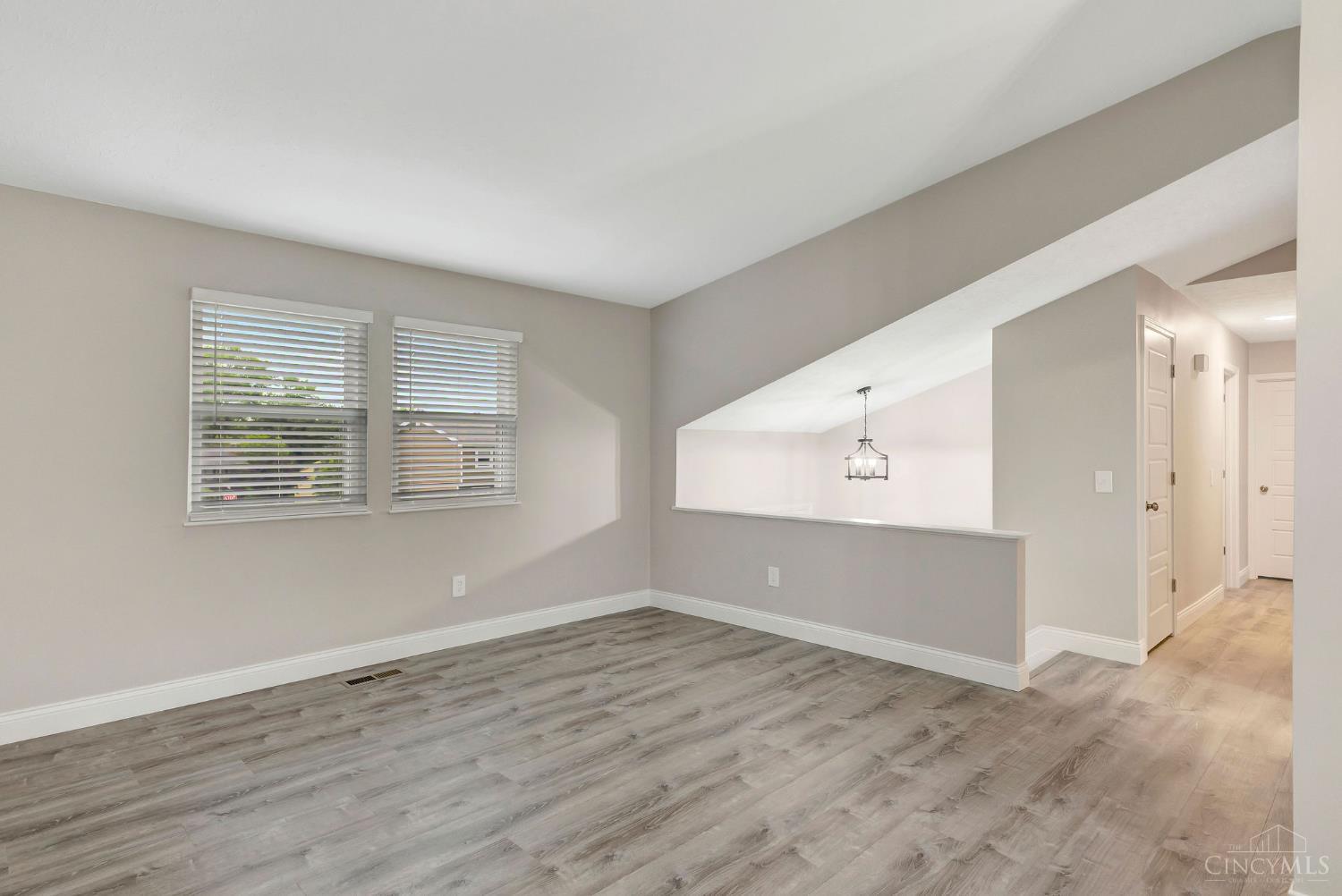 5562 Greenwillow Circle