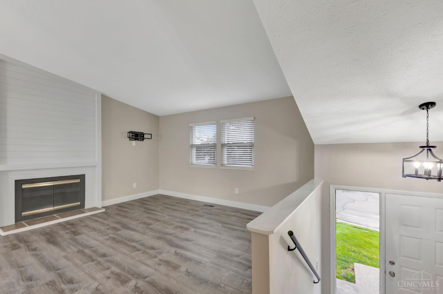 5562 Greenwillow Circle