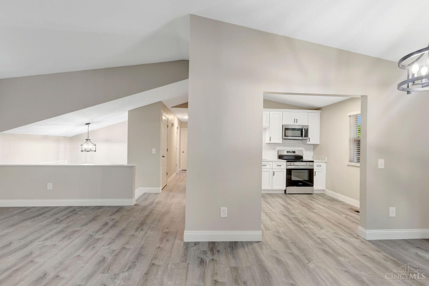 5562 Greenwillow Circle